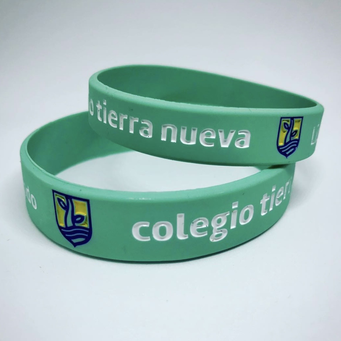 Pulseras en bajo relieve con tinta